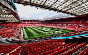 Read more about the article 🏟️ Spesifikasi Old Trafford – The Theatre of Dreams ✨