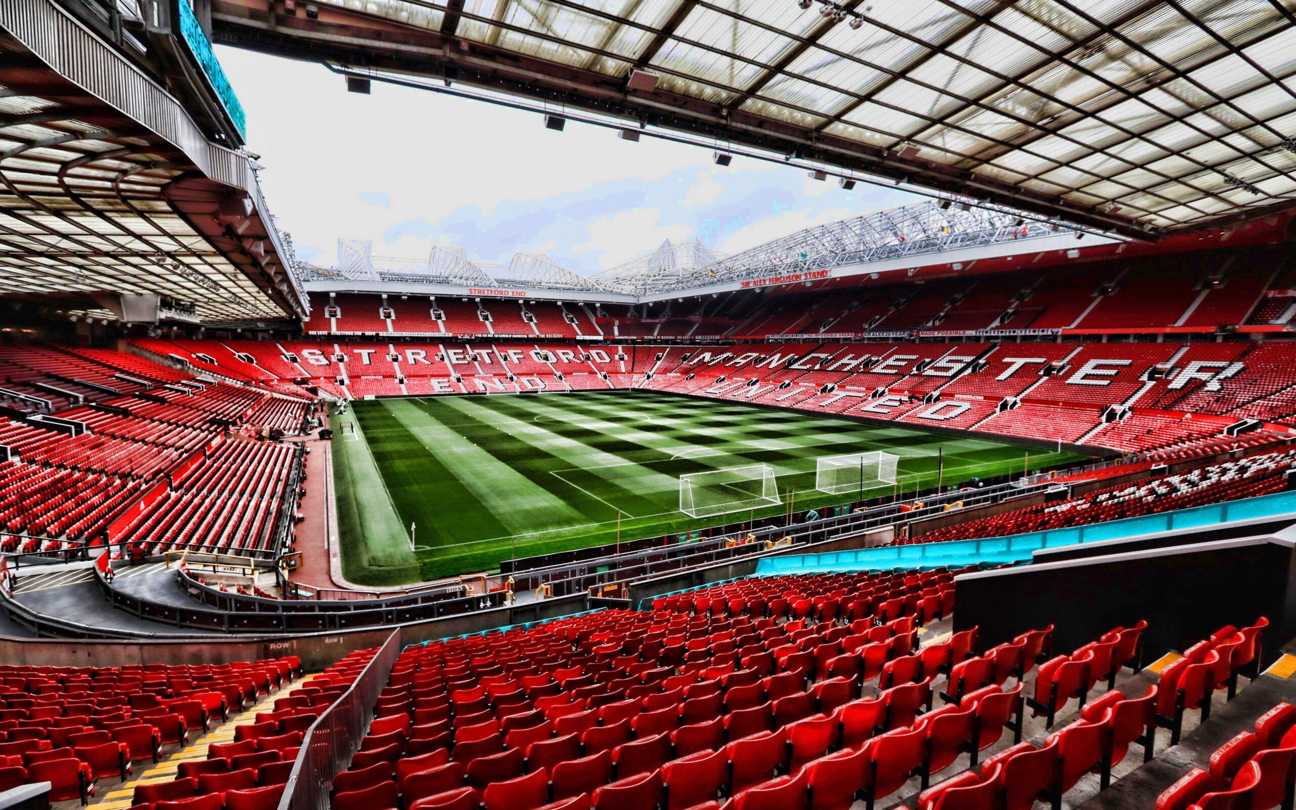 Read more about the article 🏟️ Spesifikasi Old Trafford – The Theatre of Dreams ✨